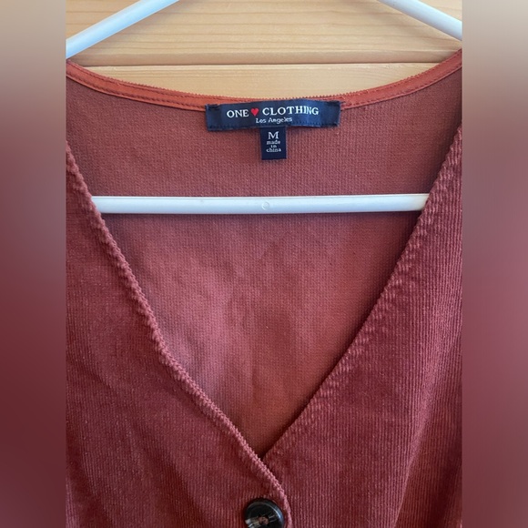 One ❤️ Clothing Vest M - Picture 2 of 4